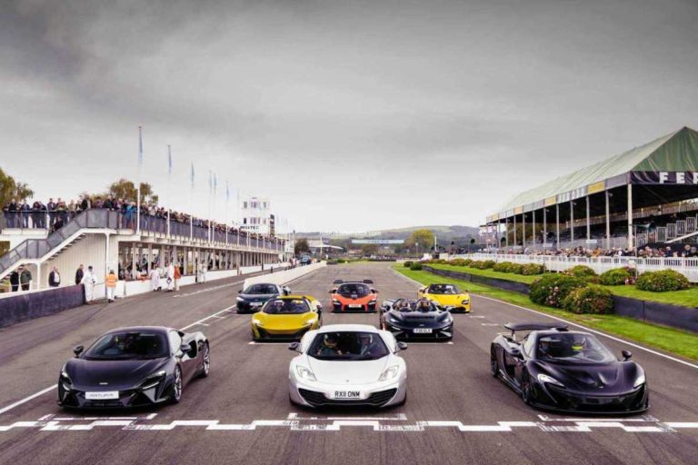 McLaren Automotive sale a la pista en la reunión de miembros de Goodwood