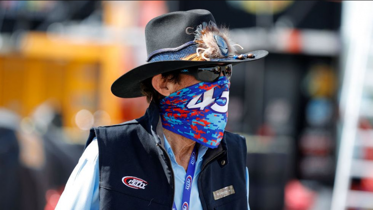 Fin de una era: Richard Petty vende una participación mayoritaria en el equipo NASCAR