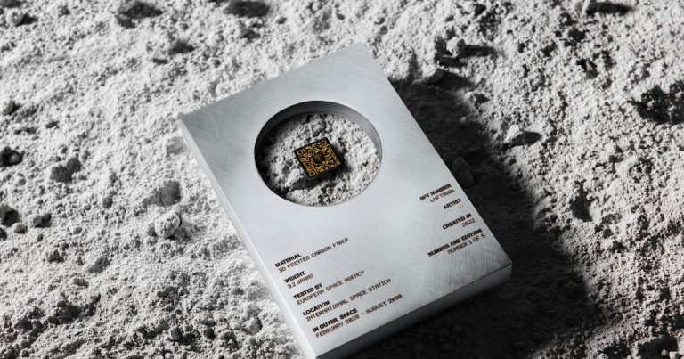 De ida y vuelta a la luna: Lamborghini presenta la exclusiva Space Key, obra de arte combinada con fibra de carbono volada al espacio exterior, parte de la entrada de la marca en el mundo NFT