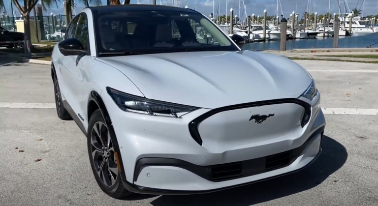Ford Mustang Mach-E 2022: 100% eléctrico