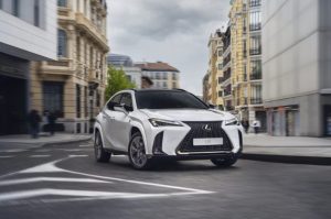 El renovado Lexus UXH 2023 agrega mejoras de rendimiento, multimedia y seguridad