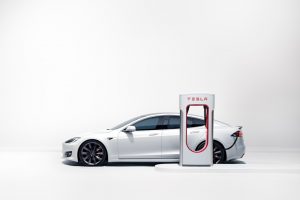 sobre carga de vehículos eléctricos, monopatín híbrido, oficina sobre ruedas, concepto Lincoln, energía solar y términos ADAS