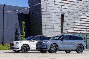 El nuevo Lincoln Corsair debuta con el cambio de carril manos libres ActiveGlide; Trae tecnología avanzada al segmento de SUV premium pequeños