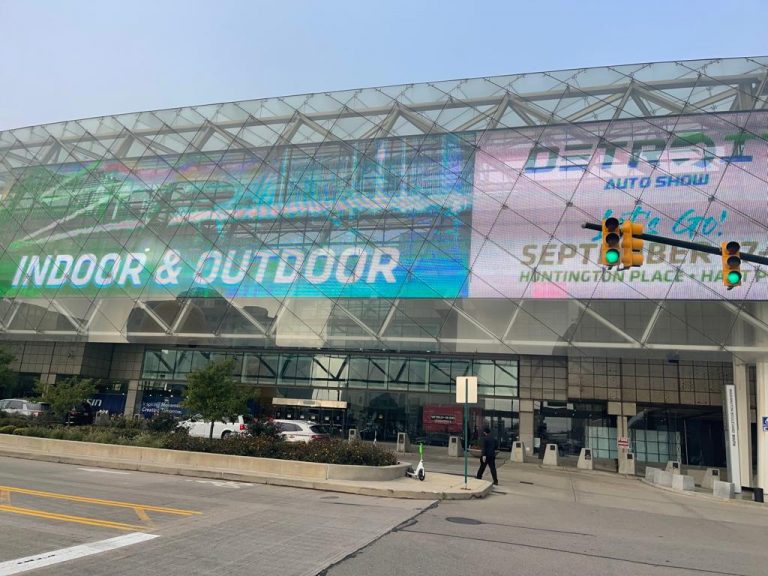 Detroit AutoShow es Automundo y Jorge Koechlin trae una galeria de fotos para que las disfrutes
