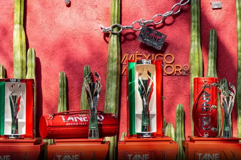 Gran Premio de México: Son presentados los trofeos para los primeros tres lugares de la carrera