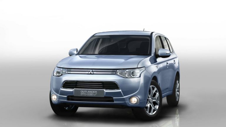 Mitsubishi Outlander PHEV: El primer SUV híbrido enchufable de la historia