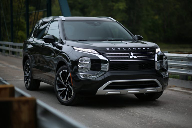 El totalmente nuevo Mitsubishi Outlander PHEV 2023 fue nombrado Auto Verde Familiar del Año 2023 por Green Car Journal