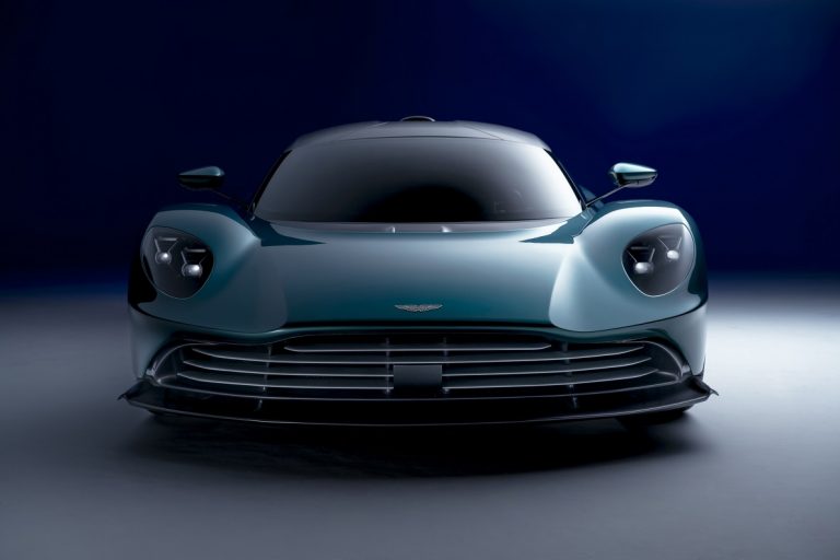 Porque el Aston Martin Valhalla, es un Hiper Auto de elite ?