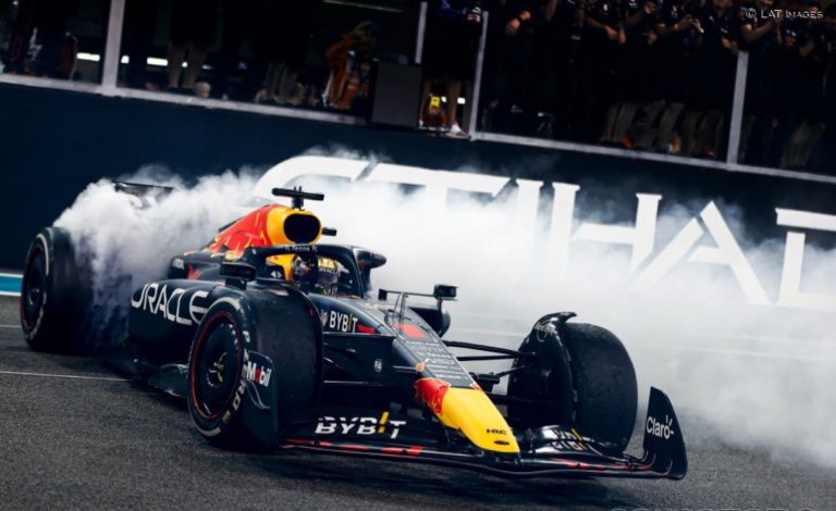 Horner: «Nadie podría repetir lo que ha hecho Verstappen este año»