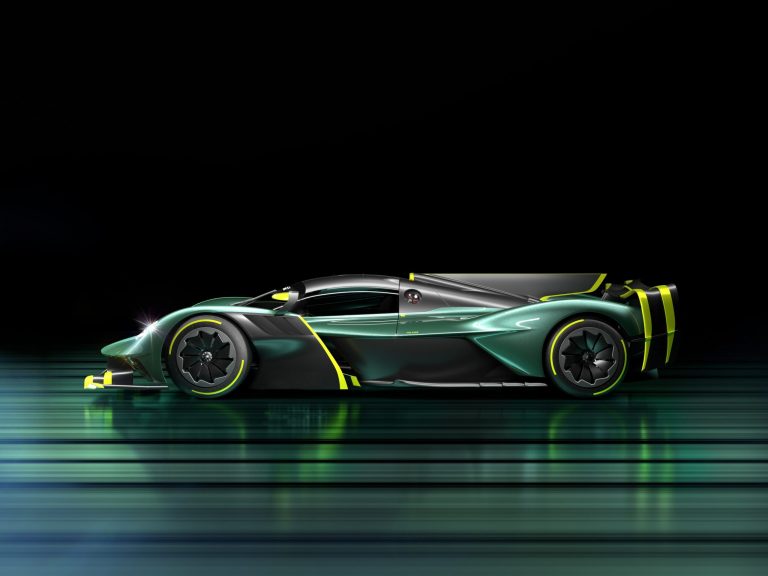 Aston Martin Valkyrie AMR Pro, el hiper auto sin reglas