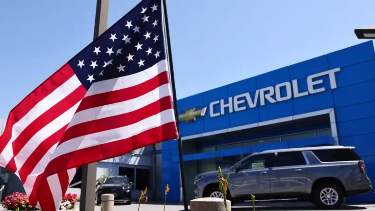 Cómo las camionetas grandes y los SUV están arrastrando la economía de combustible de Estados Unidos