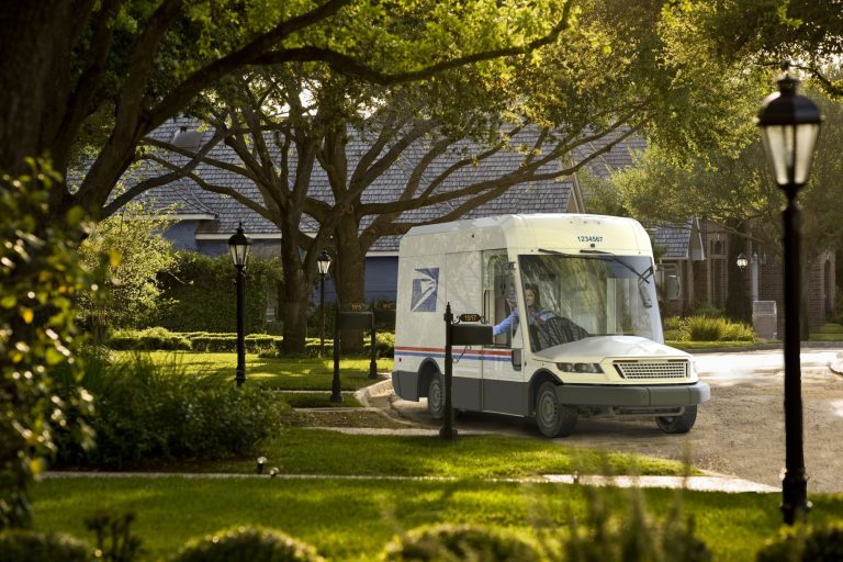 El Servicio Postal de EE. UU. comprará vehículos eléctricos