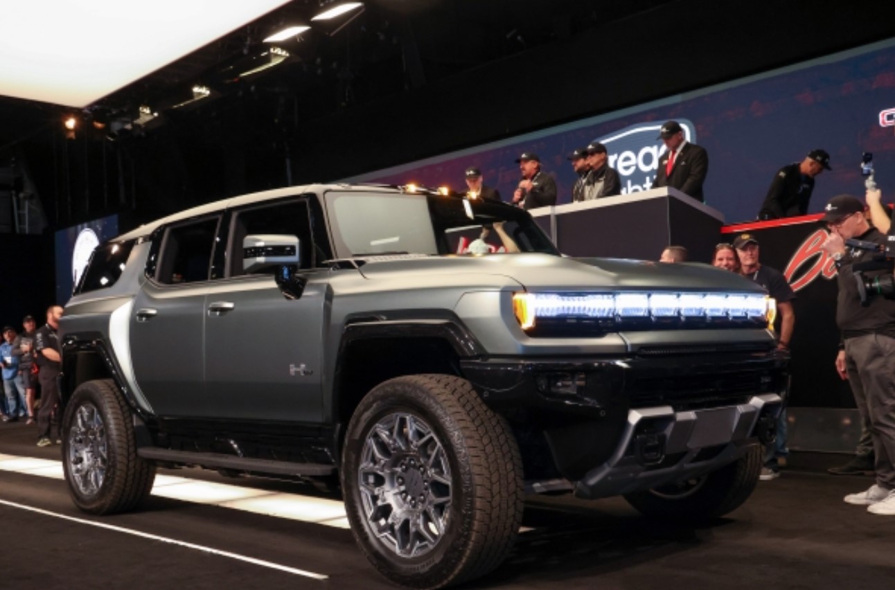 La primera producción del SUV GMC HUMMER EV 1 de 2024 La primera producción del SUV GMC HUMMER EV 1 de 2024