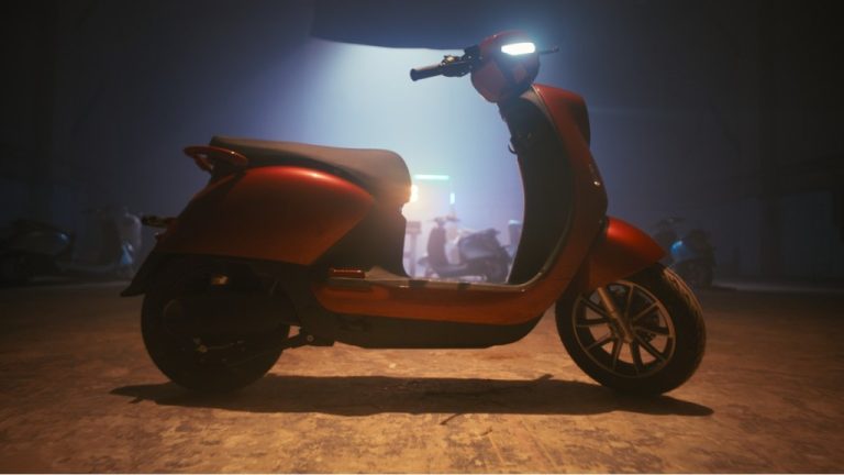 Auto Expo 2023 presentan scooters eléctricos autoequilibrados