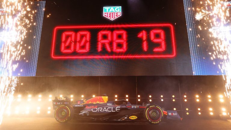 Red Bull RB19 llega con un motor Ford