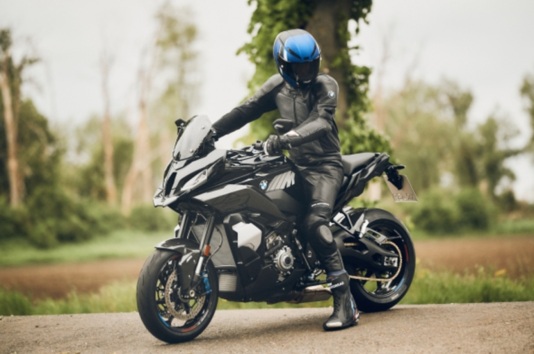 BMW Motorrad presenta el prototipo BMW M 1000 XR.