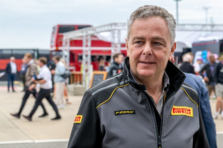 Pirelli y el Desafío Nocturno: Preparativos, Neumáticos y Espectáculo en el Regreso de la Fórmula 1 a Las Vegas
