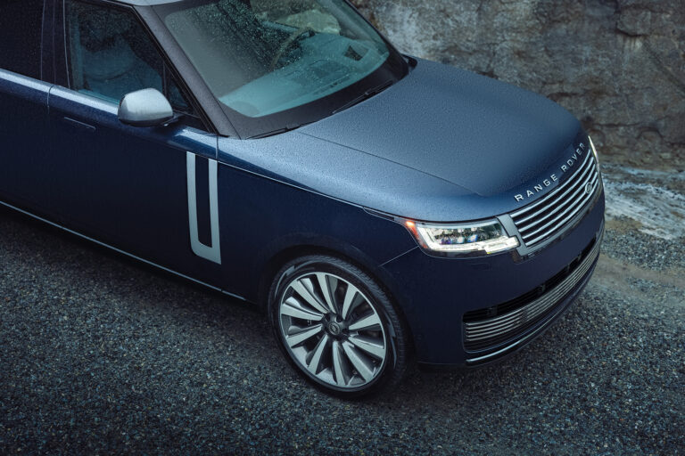 Range Rover SV Arete Edition debuta en Whistler