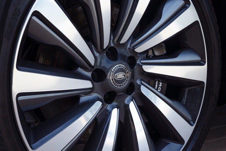 Range Rover SV Arete Edition debuta en Whistler