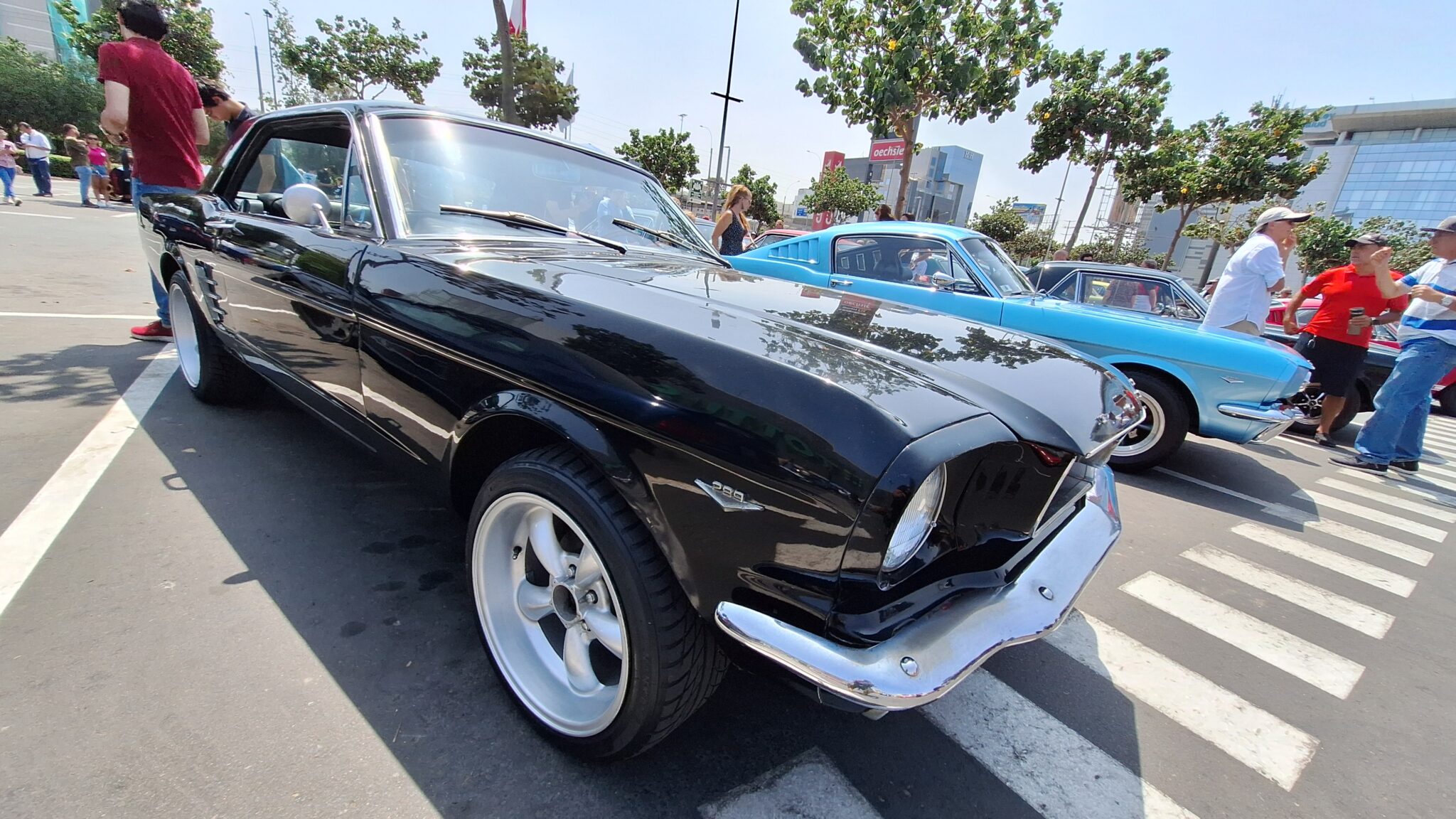 El Mustang Club Perú celebró a lo grande el 60° aniversario del Mustang en el Jockey Plaza