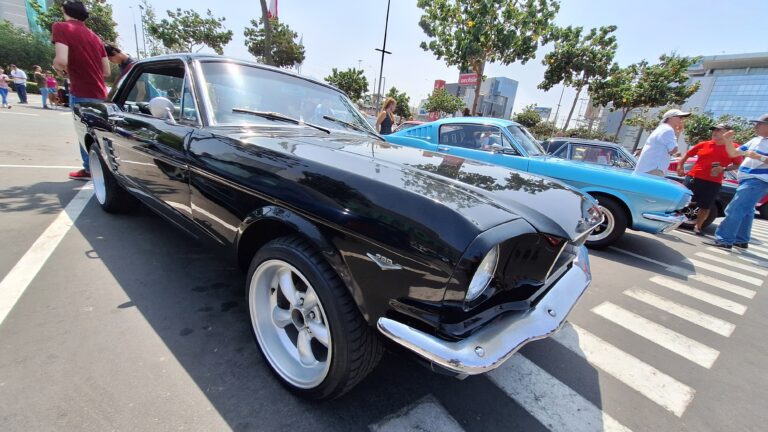 El Mustang Club Perú celebró a lo grande el 60° aniversario del Mustang en el Jockey Plaza
