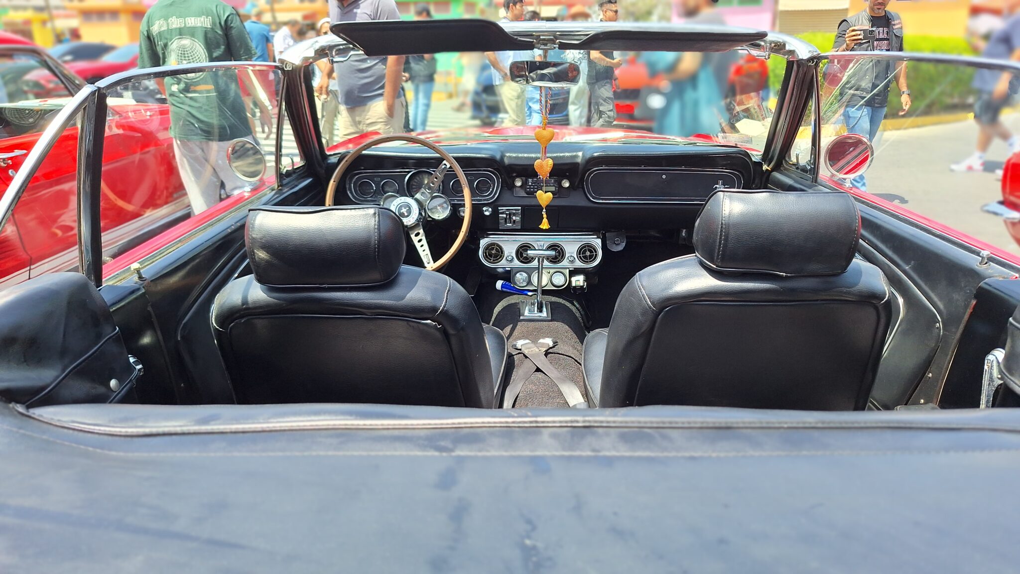El Mustang Club Perú celebró a lo grande el 60° aniversario del Mustang en el Jockey Plaza