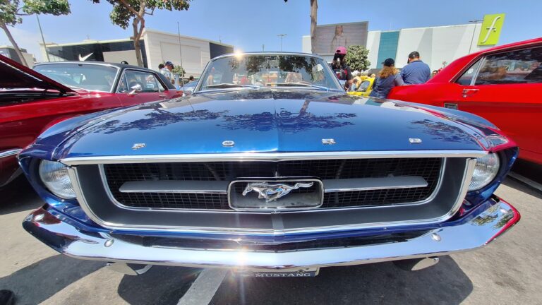 El Mustang Club Perú celebró a lo grande el 60° aniversario del Mustang en el Jockey Plaza