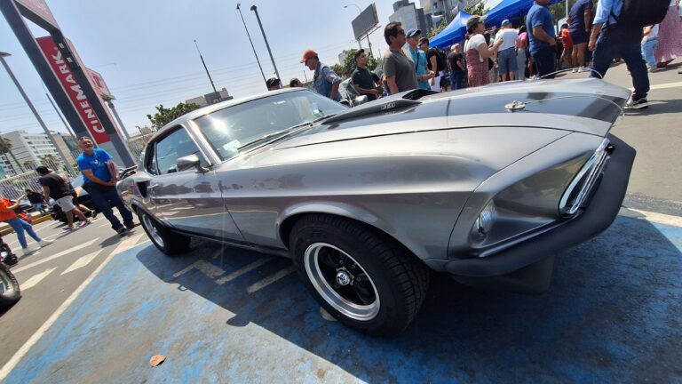 El Mustang Club Perú celebró a lo grande el 60° aniversario del Mustang en el Jockey Plaza