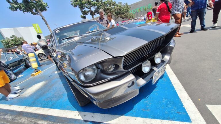 El Mustang Club Perú celebró a lo grande el 60° aniversario del Mustang en el Jockey Plaza