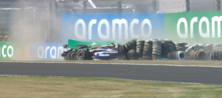 Bandera Roja en la primera vuelta en Japón, luego del accidente Ricciardo/Albon (sin consecuencias)