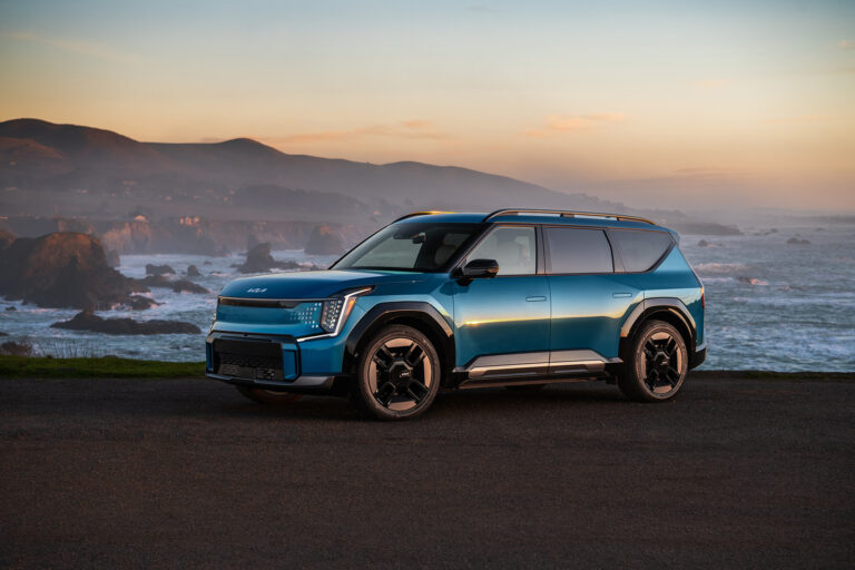 Kia EV9 obtiene doble reconocimiento en el evento Mudfest de la Northwest Automotive Press Association