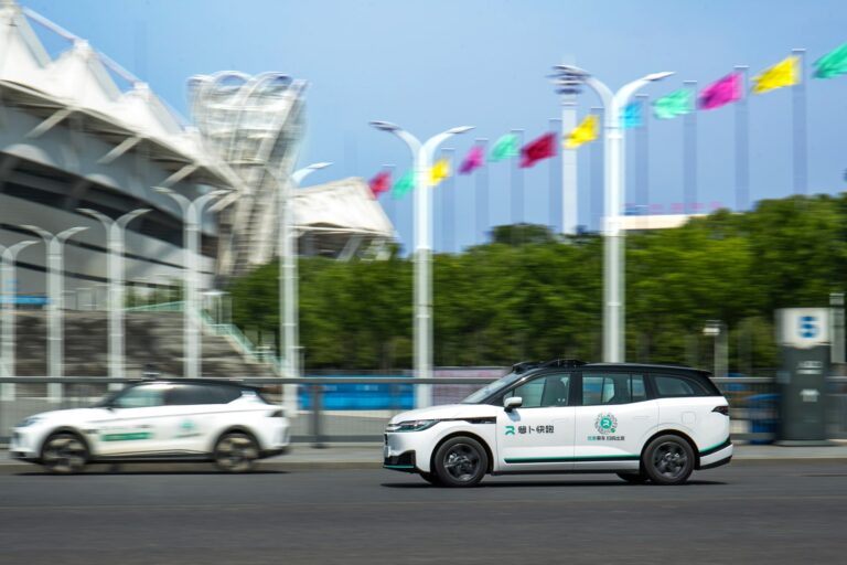 Baidu lanza robotaxi RT6 de sexta generación