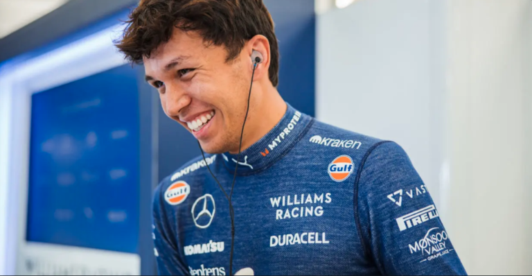 Alex Albon renueva con Williams Racing