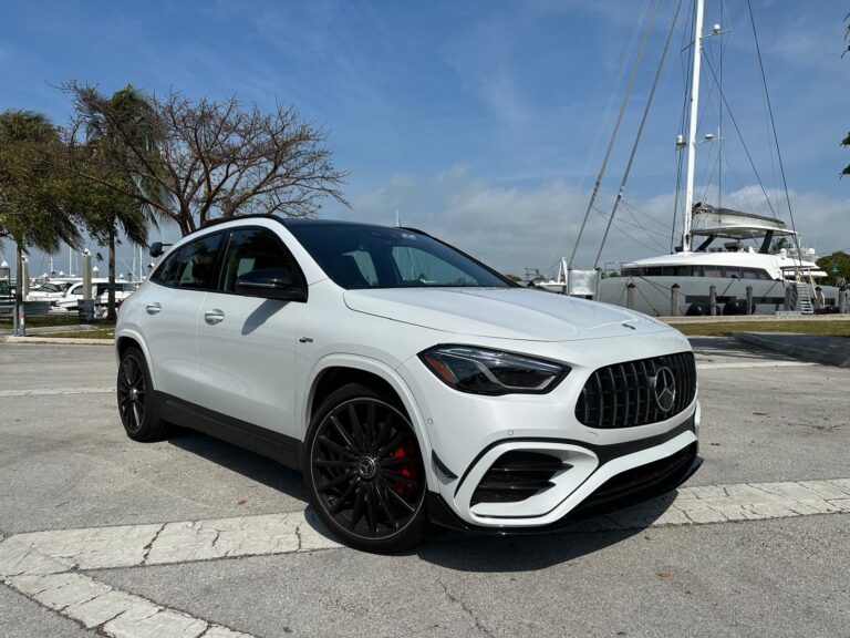 Mercedes GLA con Germán Botero
