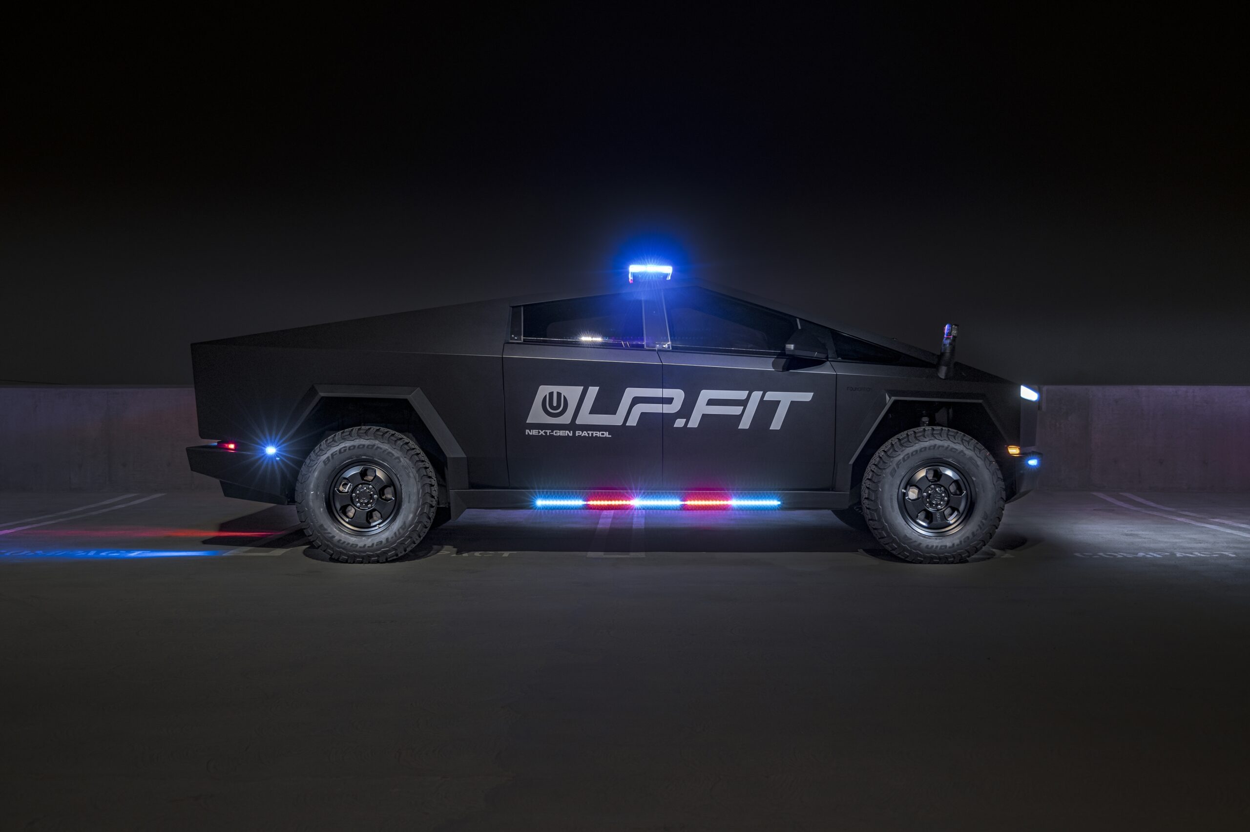 Tesla Fleet-Upfitter UP.FIT presenta el primer Cybertruck Next-Gen Patrol del mundo