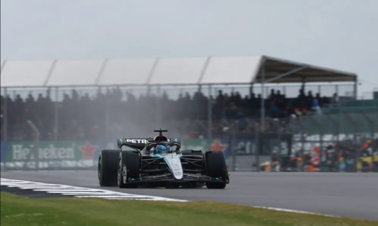 Russell en la pole position, ¡hat-trick británico en Silverstone!