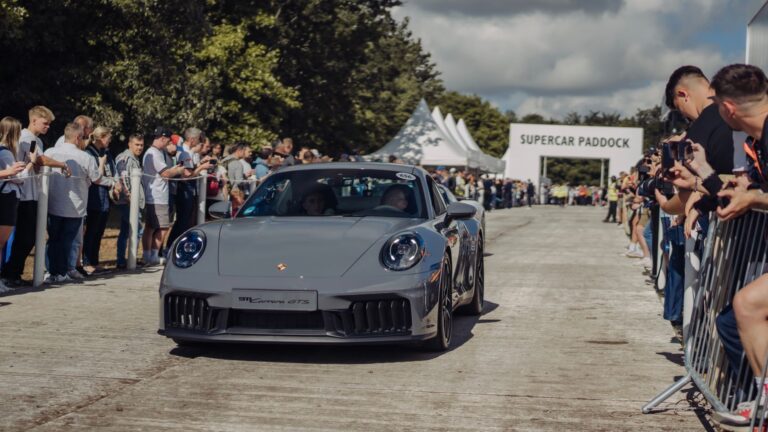 El nuevo Porsche 911 acapara los reflectores en Goodwood Festival of Speed 2024