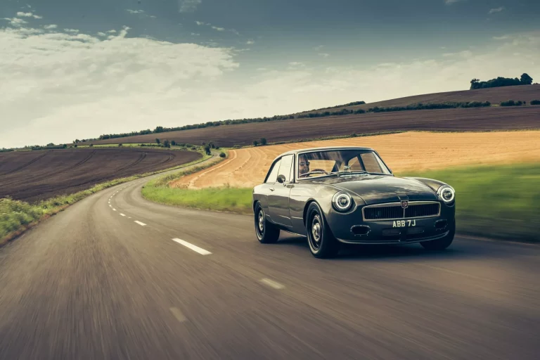MGB Restomod con 375 HP llega a la Semana del Automóvil de Monterey 2024
