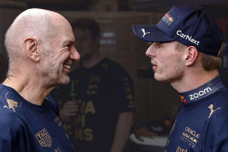 ¿Verstappen vinculado con un traspaso IMPRESIONANTE a la F1 tras acuerdo con Adrian Newey?