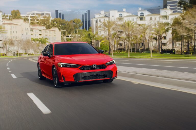 El sistema híbrido de dos motores del Honda Civic 2025 gana el prestigioso premio