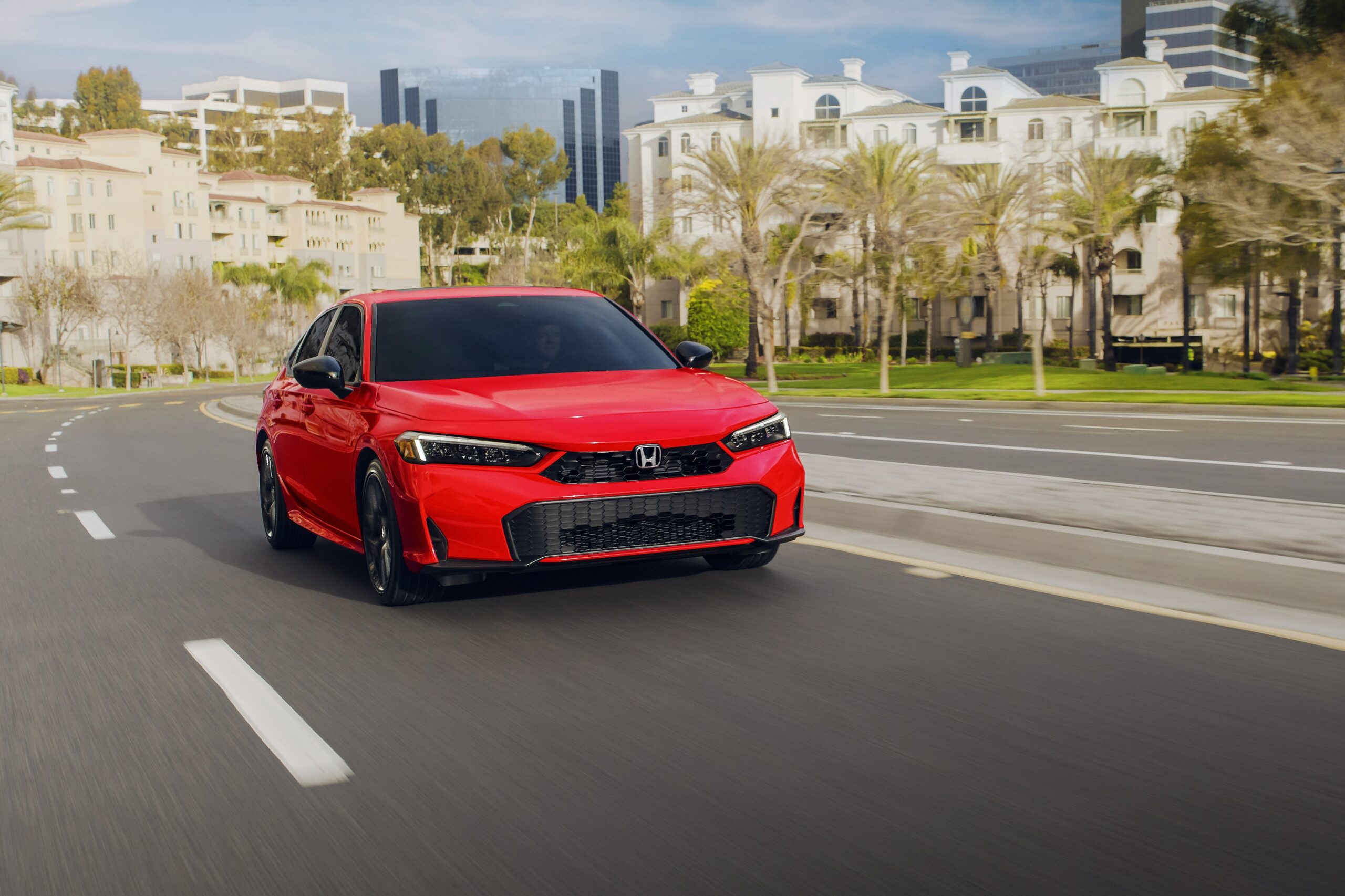 Honda Civic Hybrid 2025 gana dos premios importantes de Edmunds