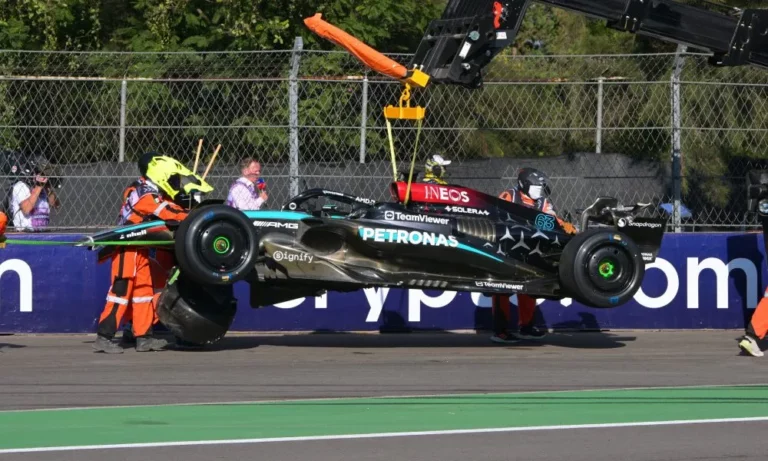 Mercedes, ‘a la defensiva’ con el límite de costos tras los accidentes