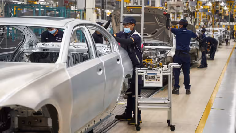 Gobierno Mexicano: Prohibición de EEUU a tecnología china dañaría industria automotriz