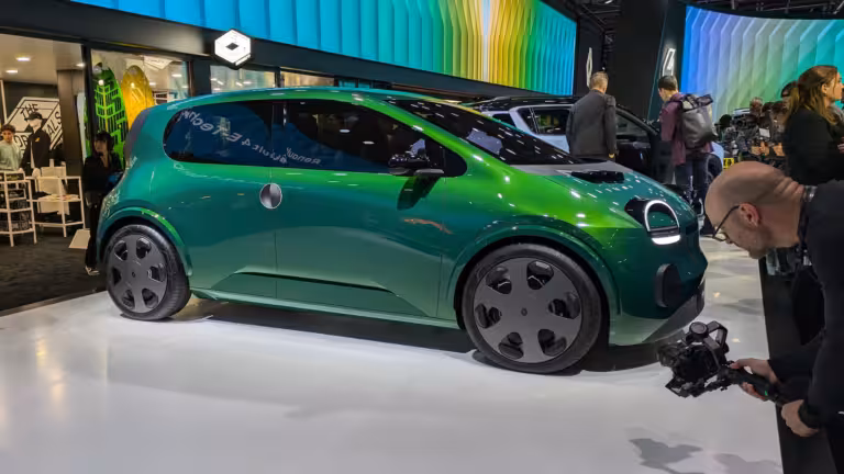 Nissan estudia lanzar un minicar EV en Europa utilizando la plataforma Renault Twingo