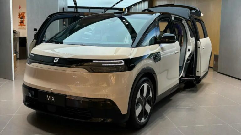 MPV Zeekr Mix llega a los concesionarios con 3 puertas y 415 HP