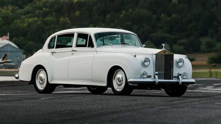 Rolls-Royce Silver Cloud II de 1961 se convierte en un retromod de 640 HP para SEMA
