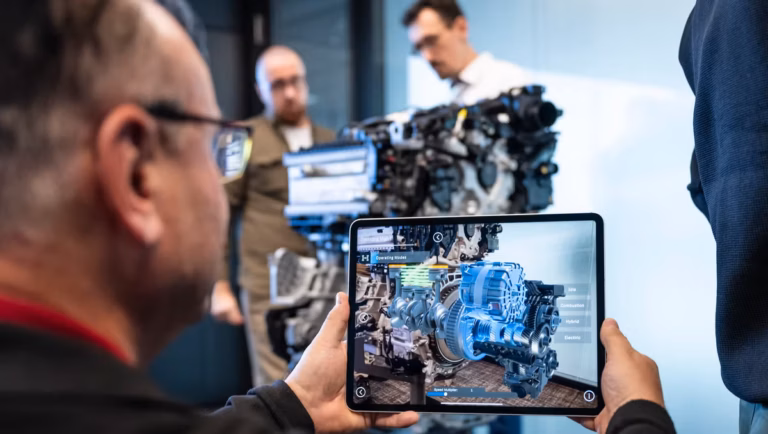 Mercedes-Benz avanza hacia el futuro