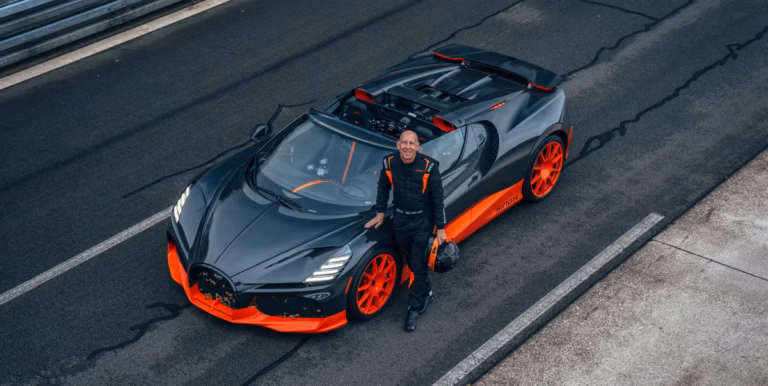 El Bugatti Mistral alcanza los 453 km/h y se convierte en el rodster más rápido del mundo