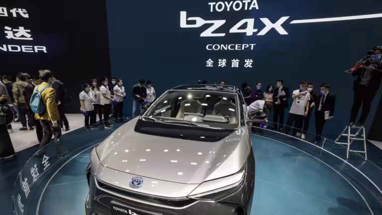 Toyota, en un cambio importante, se prepara para aumentar su producción en China
