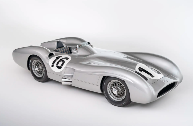 El único Mercedes-Benz Stromlinienrennwagen del mundo conducido por Fangio y Moss está a la venta